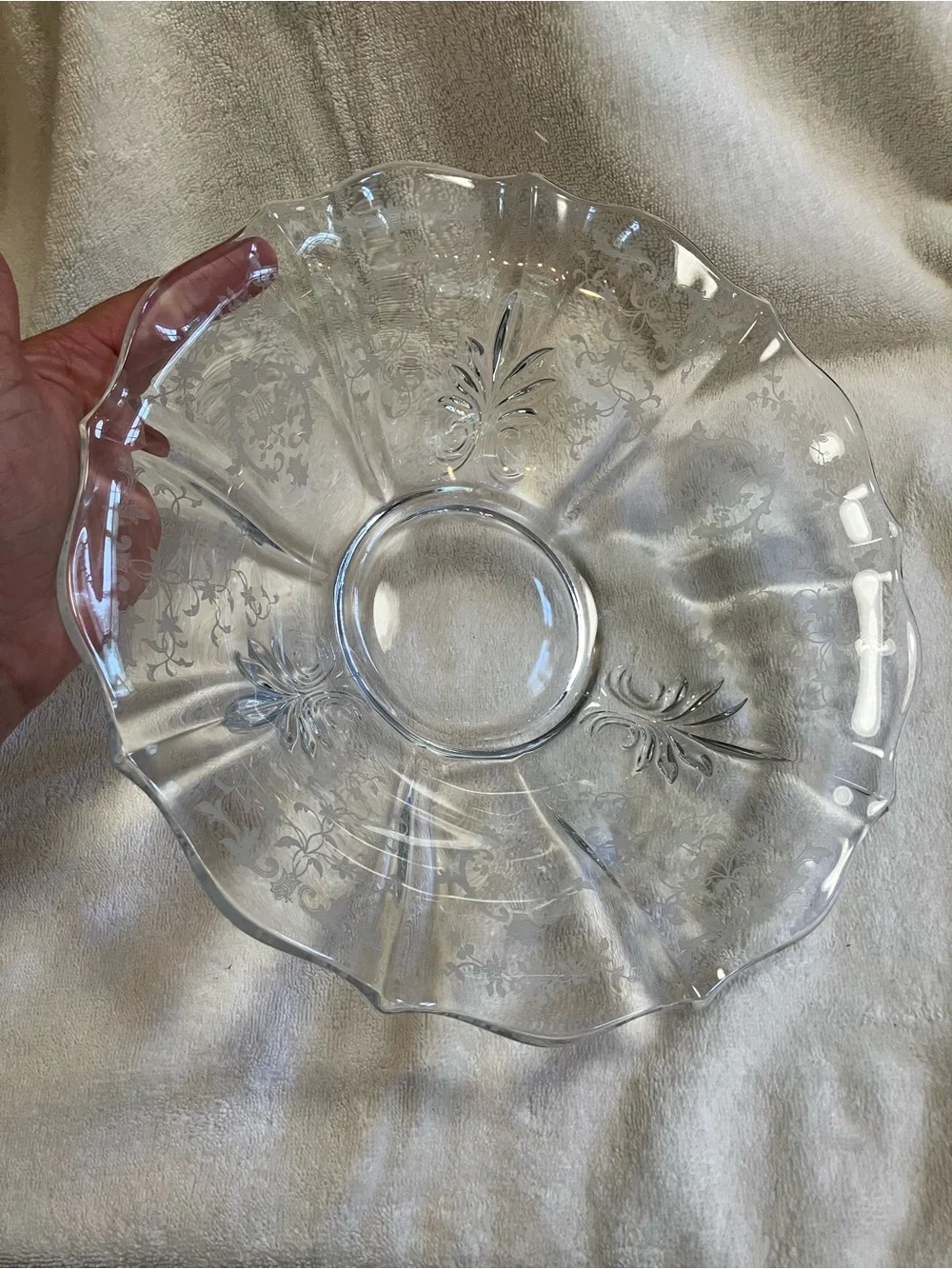 VTG Fostoria Glass Company serving bowl Baroque shape, Chintz floral etching
